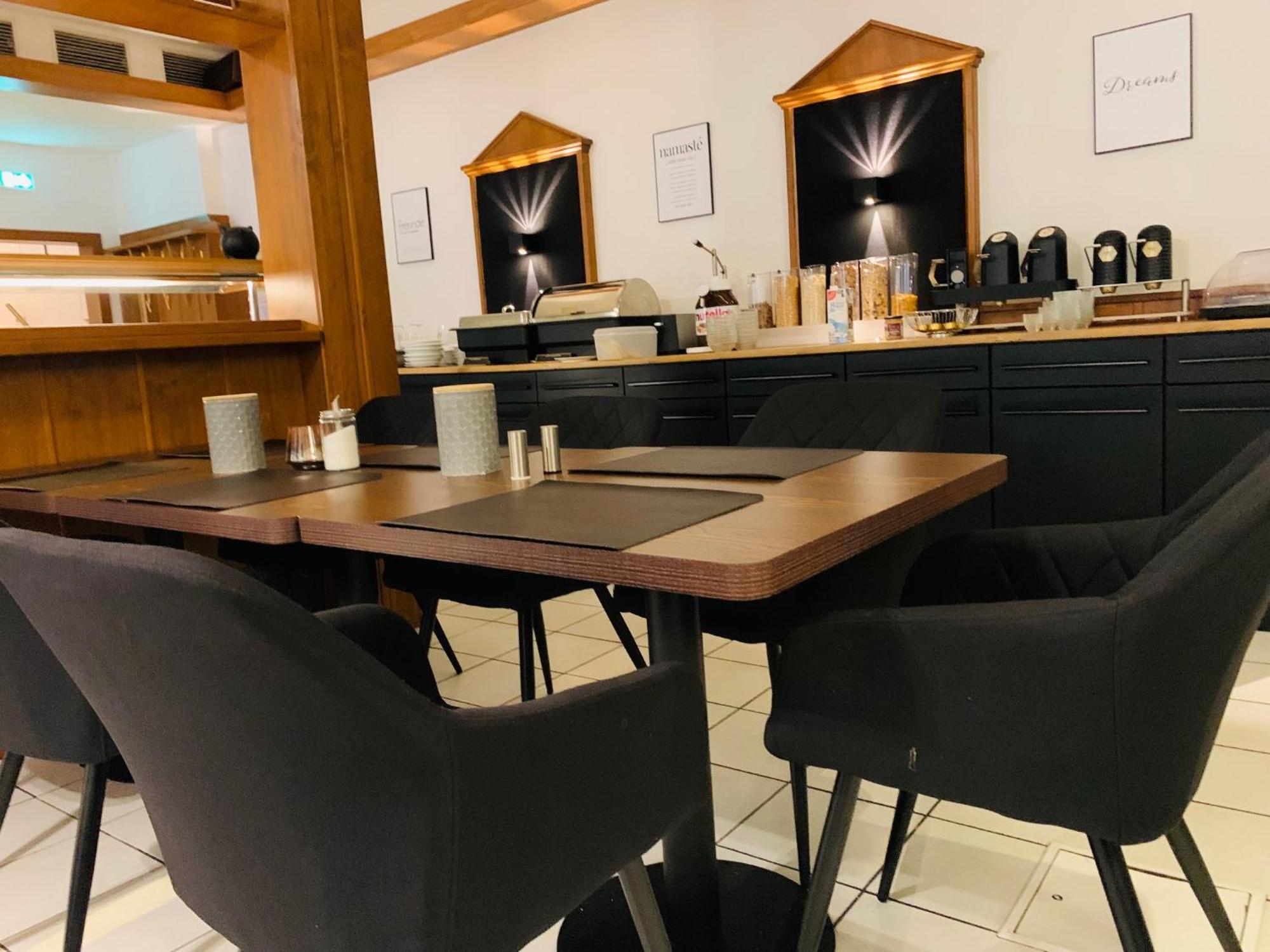 Parkhotel 참 외부 사진
